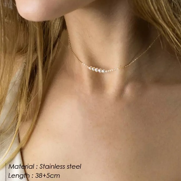 • Teagan • Delicate Pearl Choker - Picture 2 of 3